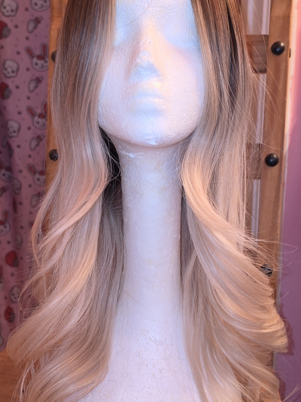 Blonde Long Wavy Women's Wig - Natural Honey Blonde